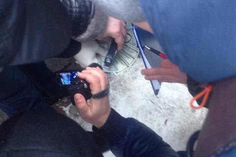 Львовского СБУшника поймали на вымогательстве $6500 