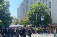 В результате столкновений на Банковой пострадал митингующий, семь полицейских и нацгвардейцы (обновлено)