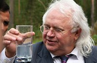 "Чистая вода", или как российский аферист "развел" на деньги Николая Азарова