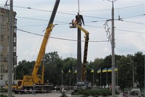 У Харкові зносять пам'ятник Незалежності України