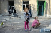 В Донецке снаряд упал возле школы, погибли четыре человека (обновлено)