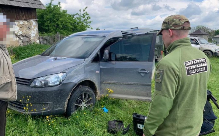 На Буковині контрабандисти автомобілем наїхали на прикордонника