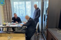 Директора комунального підприємства Дніпра підозрюють у розраті 4,4 млн грн на техніці для ЗСУ