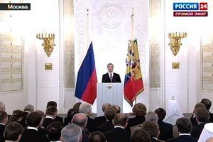 Медведев предложил преследовать чиновников за незаконное обогащение