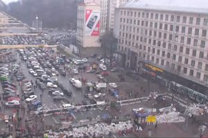 Милиция блокировала машины Автомайдана на выезде с Европейской площади (ОБНОВЛЕНО)