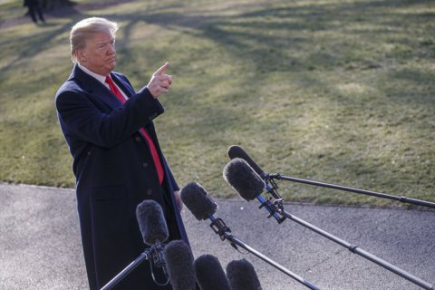 Трамп заявил, что уволенный директор ФБР Коми должен быть заключен в тюрьму 