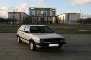 Автомобиль Меркель выставили на аукцион