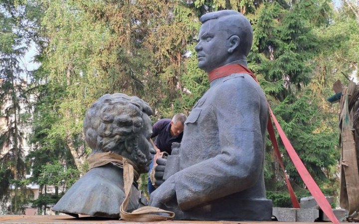  У Полтаві демонтували пам’ятники Ватутіну та Пушкіну