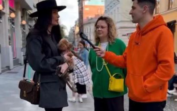 Співробітниця Львівської митниці звільнилась після відео з цінами її одягу та аксесуарів