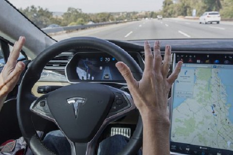В США автопилот доставил потерявшего сознание водителя в больницу