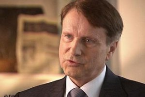 Главе Еврокомисии по Греции сожгли автомобиль