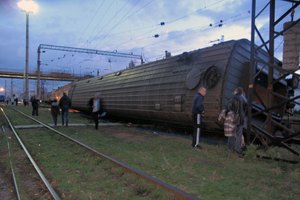 Под Запорожьем сошел с рельсов пассажирский поезд