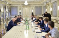 Порошенко засудив обшуки в IТ-компаніях