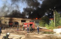 Пожар на картонном комбинате в Житомире тушили 19 часов