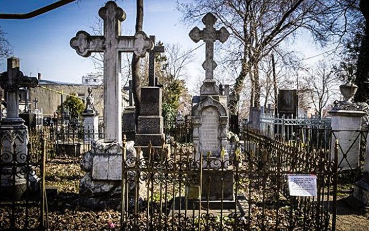 «Ходять по дворах і переписують раніше похованих»: нова «діяльність» окупантів 