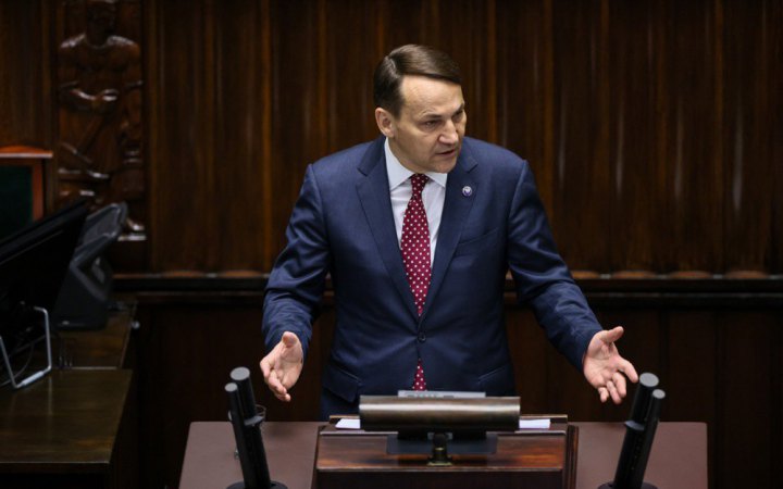 Польща від початку повномасштабної війни не забороняла бити її зброєю по Росії, – Сікорський