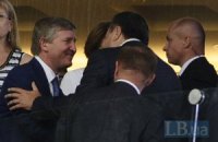 Янукович прилетел в Запорожье открывать ахметовскую ветроэлектростанцию