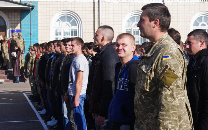 Громадян, які втратили рідних через війну з РФ, звільнять від призову