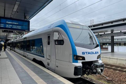 УЗ подписала меморандум со Stadler о производстве швейцарских поездов в Украине