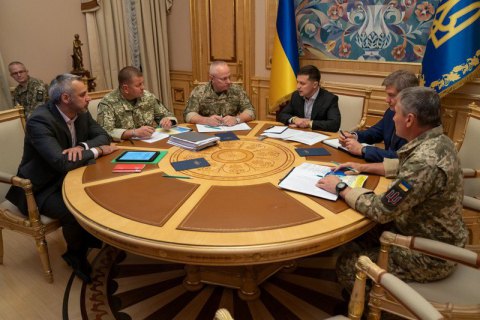 Зеленський зібрав термінову нараду через загибель військових на Донбасі