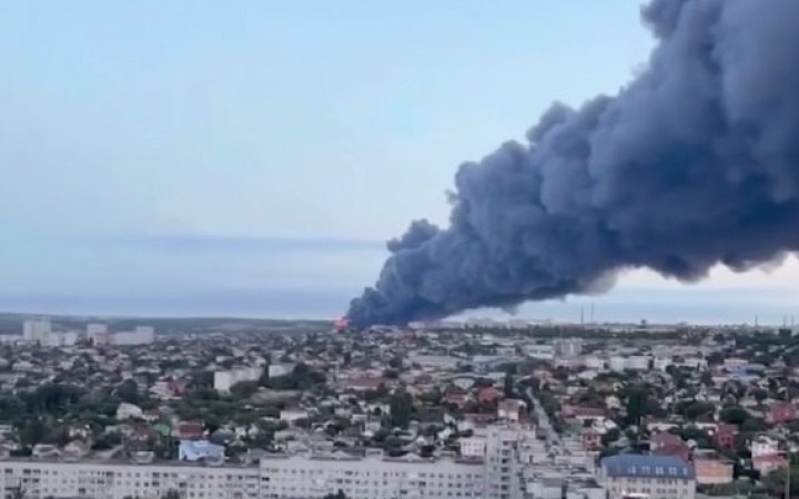 Зеленський підтвердив удари по логістичних центрах і НПЗ в Росії