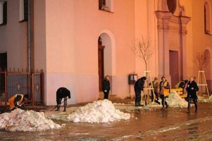 Ужгород к приезду Азарова убирали в три смены