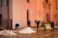 Ужгород к приезду Азарова убирали в три смены