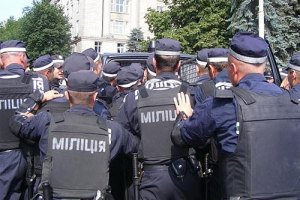 В Киеве пытались незаконно захватить автостоянку