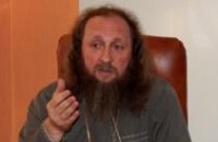Думаю, что Бог будет милостив и не допустит того, что однополые пары будут воспитывать детей, - священник