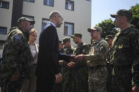 Яценюк: "Днепр-1" станет основой для украинского SWAT