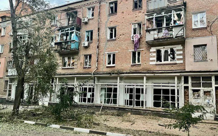Росіяни чотири рази за ніч обстрілювали Нікопольський район: поранено жінку, пошкоджено 12 багатоповерхівок