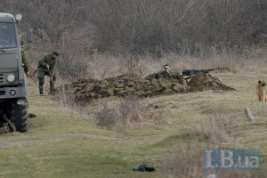 Спецпризначенці РФ посилили блокування військових частин Криму