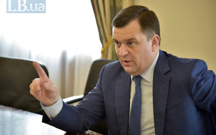 Ексголову Рахункової палати Пацкана визнали винним у незаконній компенсації за житло, але звільнили від покарання