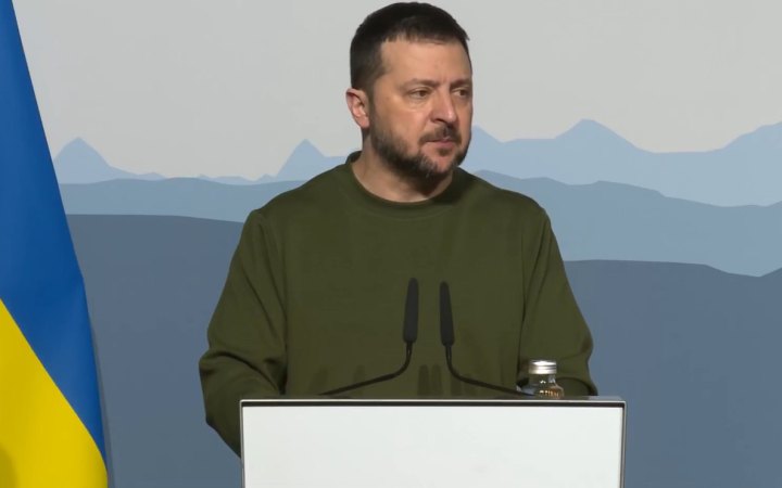 У кожній російській ракеті десятки компонентів, які створені компаніями провідних країн, — Зеленський