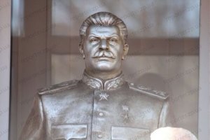 В Запорожье начали сбор подписей за снос памятника Сталину