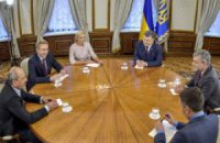 Перевыборы на местах состоятся после принятия новой Конституции, - Порошенко