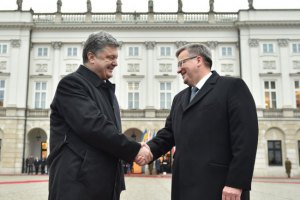 Порошенко встретится с Дудой и Коморовским на стадионе в Варшаве