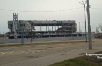 ​Росіяни демонтують залізничний вокзал та приватні будинки в окупованому Маріуполі