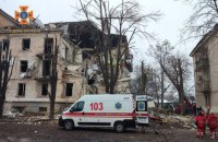 В Кривому Розі внаслідок влучання ракети в будинок є загиблі і поранені (оновлено)