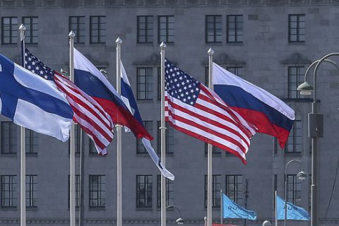 США и Россия начали трехдневные переговоры по контролю над ядерными вооружениями