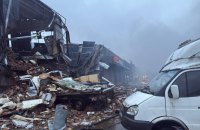 У Києві через російську атаку знищено відділення та пошкоджено сортувальне депо "Нової пошти"