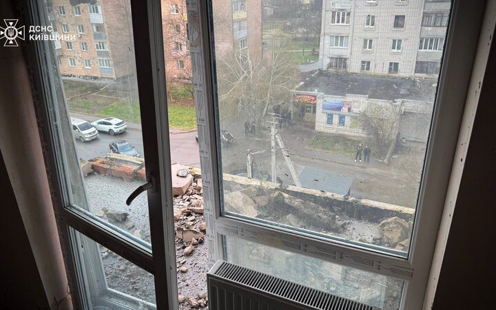 На Київщині внаслідок атаки російських дронів пошкоджено будинки та техніку