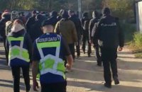 Під будинками Зеленського і Порошенка тривають акції протесту 