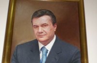 Активистке светит четыре года за перевернутый портрет Януковича