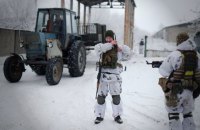 Боевики семь раз открывали огонь на Донбассе, двое военных ранены