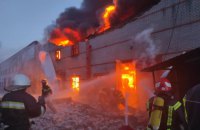 На Київщині внаслідок падіння уламків "шахедів" горіло підприємство