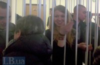 Суд оставил под стражей Заверуху и ее товарищей, подозреваемых в убийстве милиционеров