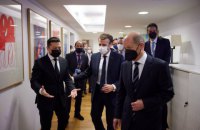 Зеленский, Шольц и Макрон призвали Россию возобновить конструктивную работу в Нормандском формате 