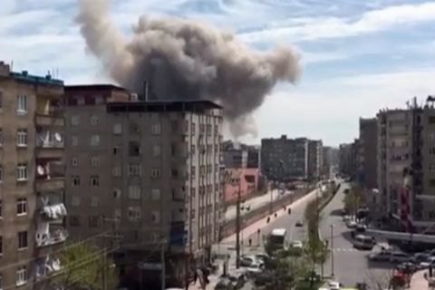 В турецком Диярбакыре прогремел мощный взрыв