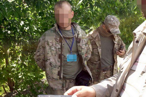СБУ задержала майора Фискальной службы за взятки на КПП "Новотроицкое" (обновлено)
